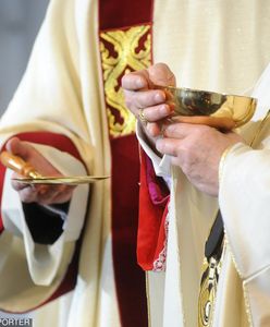 Prezent komunijny dla księdza. "Jako jedyna nie dałam. Było gadane"