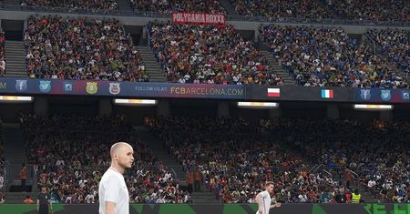 "Jazda z k...wami!" na trybunach PES 2018? Troll aż miło