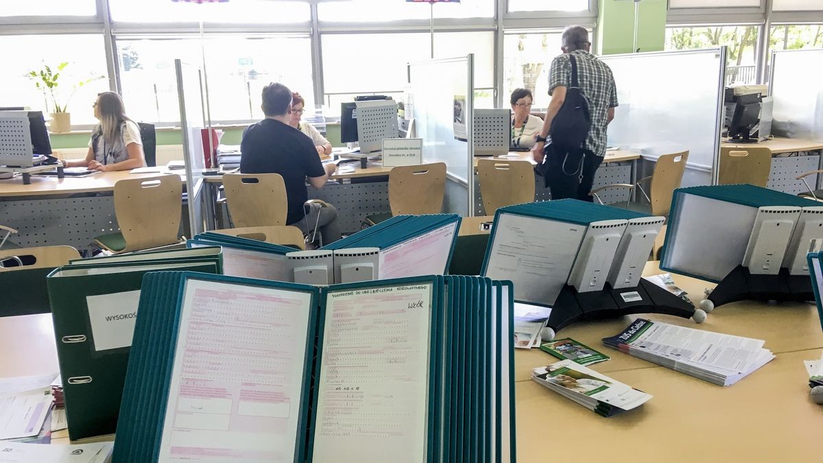 Przez wyższą płacę minimalną wiele rodzin może stracić zasiłki rodzinne lub te z funduszu alimentacyjnego