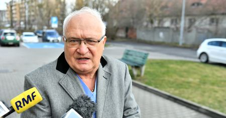 Koronawirus w Polsce. Prof. Krzysztof Simon uspokaja ws. SARS-Cov-2