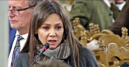 "Dzień Dobry TVN". Paula Bruszewska od "Zwolnionych z Teorii" przekazała 108 tys. zł dla nauczycieli. Kinga Rusin jest za