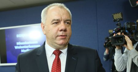 Sasin walczy o pomniki na Krakowskim Przedmieściu. Prezydent Warszawy nie będzie zadowolona