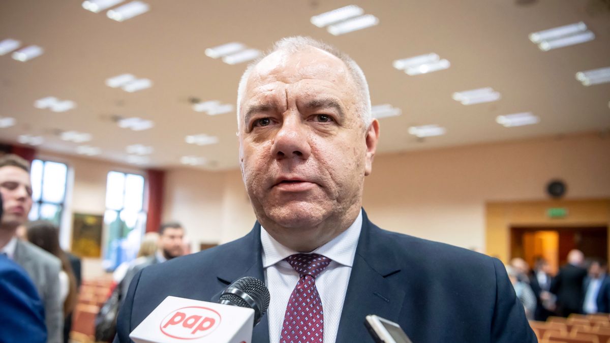 Jacek Sasin deklaruje, że Polacy za prąd nie zapłacą więcej