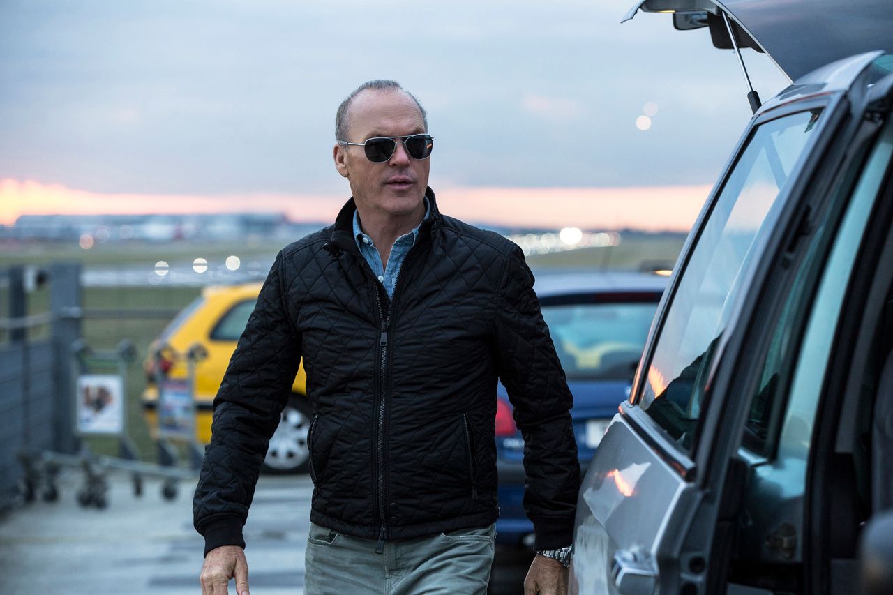 Michael Keaton trenuje młodego agenta do walki z terrorystami. Zobacz polski zwiastun "American Assassin" [WIDEO]