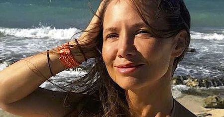 Kinga Rusin w kampanii swoich kosmetyków jest bardziej gorąca niż Pamela w Słonecznym Patrolu! Samo bikini rozpala zmysły