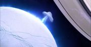Kosmos. Enceladus atakuje inne księżyce Saturna. Wystrzeliwuje ogromne ilości lodu