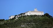 Spór wokół tablicy na Monte Cassino. "Uczczenie nazistowskich spadochroniarzy"