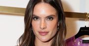 Alessandra Ambrosio w aksamitnej mini. Od jej seksownych nóg ciężko oderwać wzrok