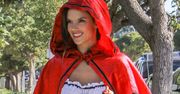Alessandra Ambrosio jako Czerwony Kapturek