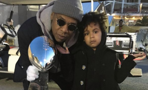 Która gwiazda ma więcej obserwujących na Instagramie? 