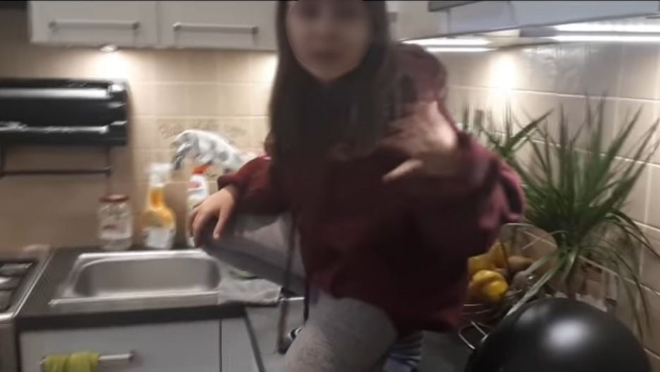 Natalia ma 11 lat. Wulgarne teksty pisze jej starszy brat