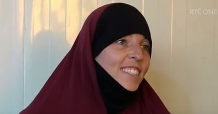 Oblubienica ISIS wróciła do Irlandii. Aresztowano ją na lotnisku