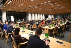 Burzliwe obrady komisji. Zdanie ekspertów bez znaczenia: kandydatury Krystyny Pawłowicz i Stanisława Piotrowicza z pozytywną opinią