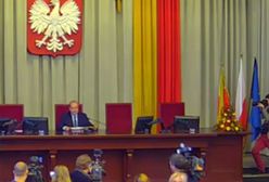 Radni PiS nie przyszli uczcić Adamowicza. "Puste miejsca"