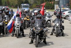 Motocyklista z Rosji konwojowany do granicy