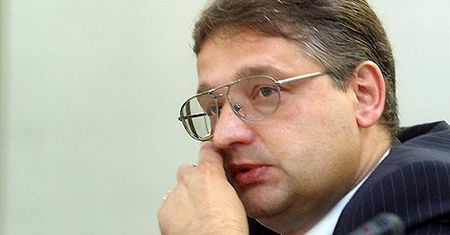 Proksa obarcza premiera