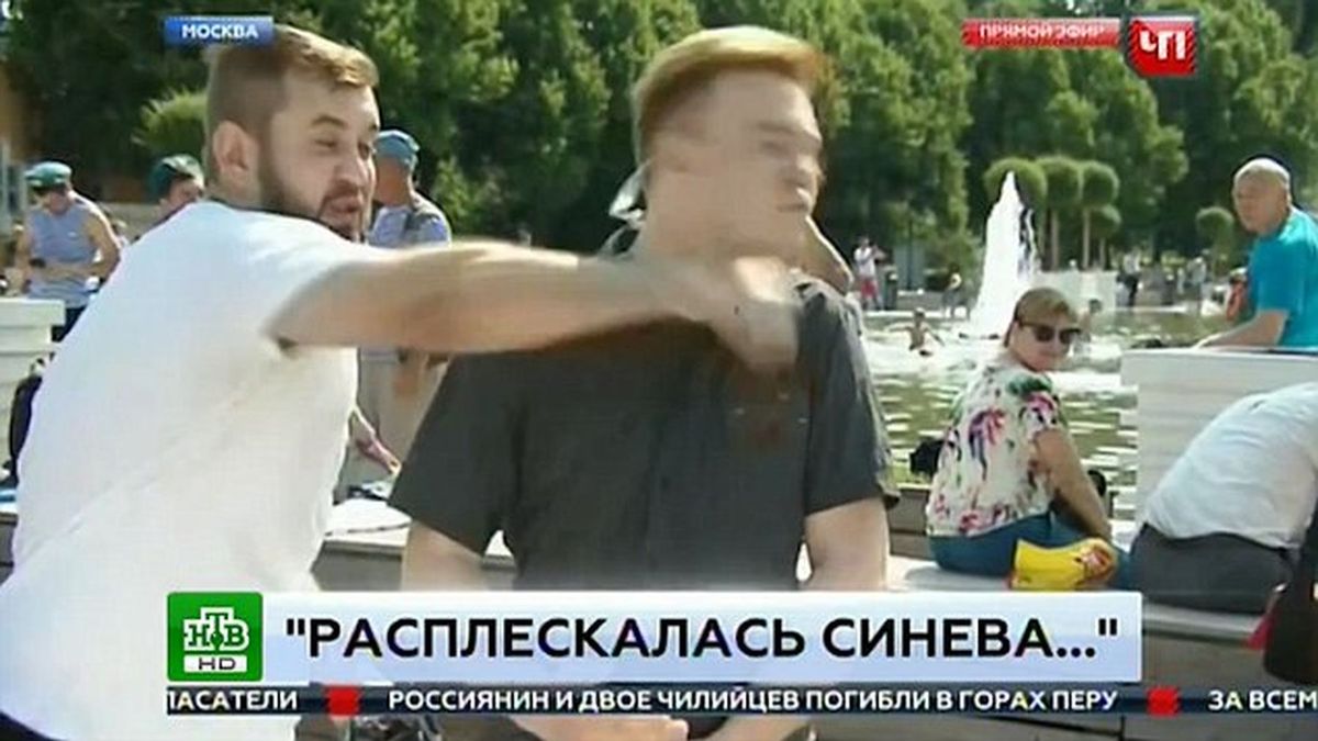 Rosyjski reporter uderzony w programie na żywo! Dlaczego nikt nie zareagował?