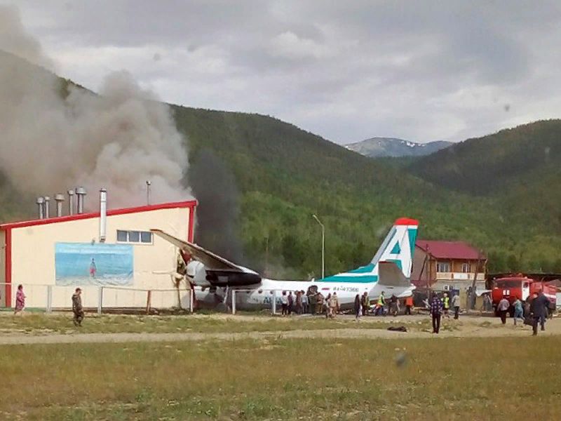 Rosja. Awaryjne lądowanie samolotu, nie żyje dwóch pilotów