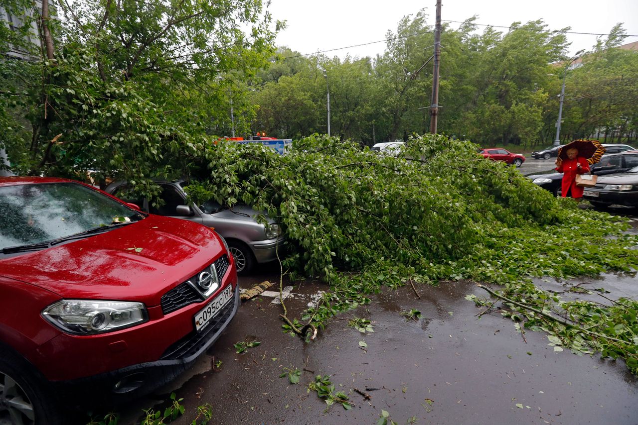 Nawałnica w Moskwie. 11 osób nie żyje, kilkadziesiąt rannych