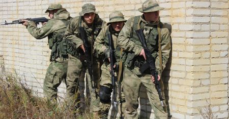 Rosyjska armia jest coraz bardziej niebezpieczna. To już nie są "uprzejme zielone ludziki"