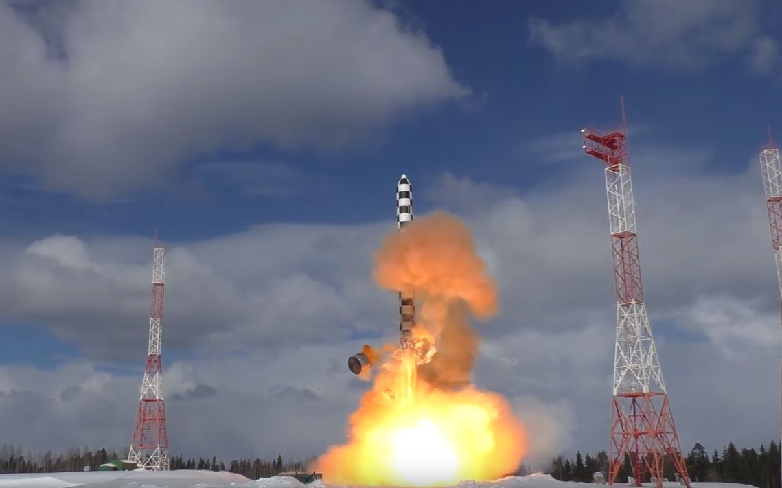 Rosja: Testy międzykontynentalnej rakiety "Sarmat" [WIDEO]