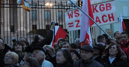 Wcześniej palili kukłę Putina i nabijali Kaczora Donalda na ogrodzenie. Będzie powtórka?