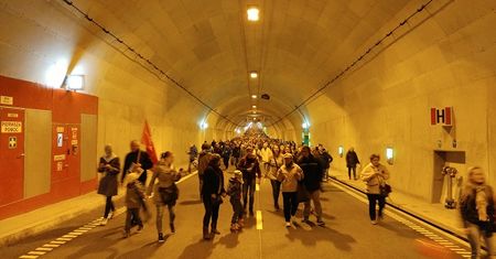 To jedyny taki tunel drogowy w Polsce. Jak powstał i gdzie znajdziemy podobne konstrukcje?