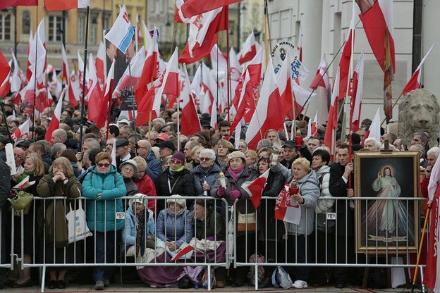 #‎pamiętamy‬ - cała Polska obchodzi 6. rocznicę katastrofy smoleńskiej