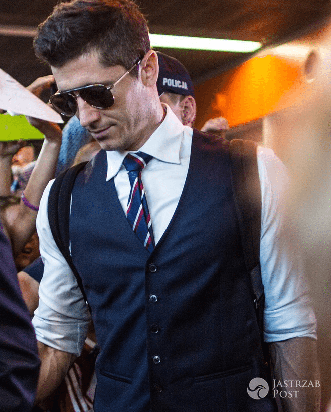 Robert Lewandowski na lotnisku po EURO 2016