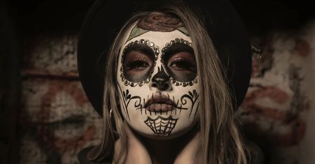 Jak zrobić makijaż na Halloween?