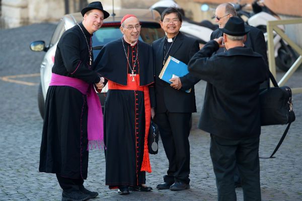 Fałszywy biskup próbował wejść na posiedzenie kardynałów w Watykanie