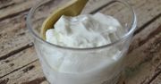Więcej nie sięgniesz po jogurt naturalny. Ma o wiele mniej tłuszczu i więcej białka