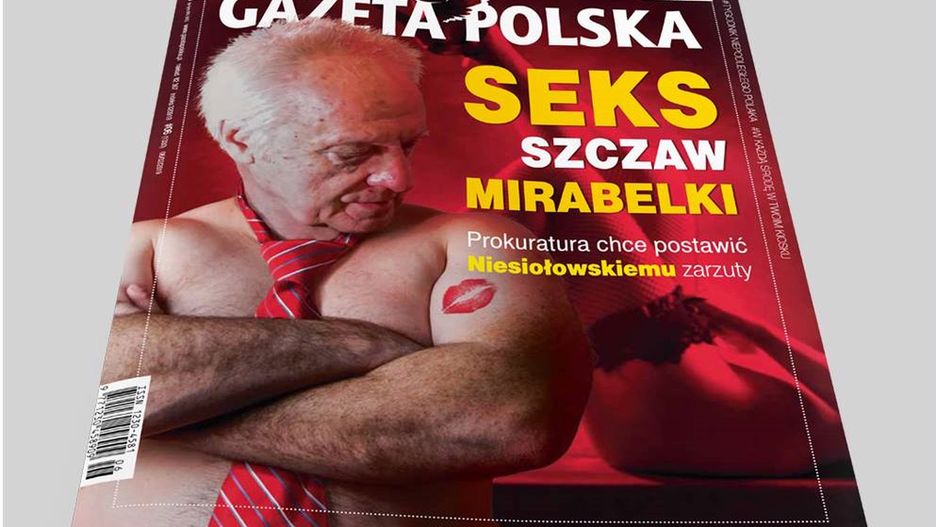 "Gazeta Polska" uderza w Stefana Niesiołowskiego fotomontażem nawiązującym do informacji o skandalu obyczajowym z jego udziałem.