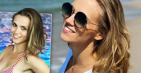 Agnieszka Kaczorowska podczas wakacji w górach relaksuje się w basenie. Tak wygląda jej figura rok po porodzie