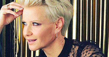 Małgorzata Kożuchowska bez makijażu i w zmierzwionych włosach. Wiatr zrujnował jej mozolnie ułożoną fryzurę!