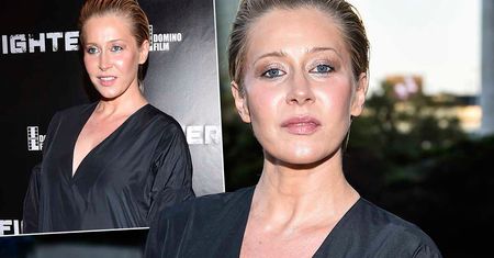 Ciężarna Katarzyna Warnke w mokrych włosach i wieczorowej kreacji kusi na premierze filmu "Fighter"! Jest seksowna jak Sharon Stone!