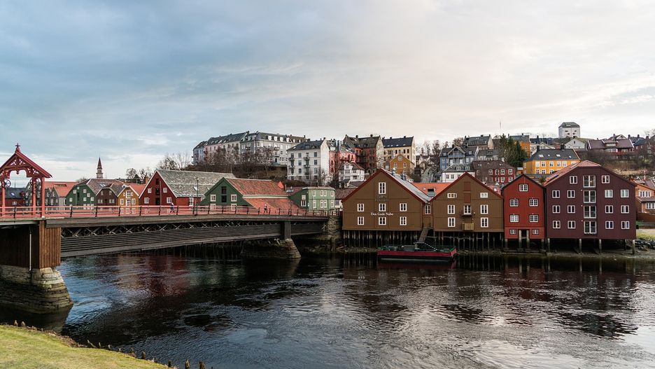 Widok na most w Trondheim