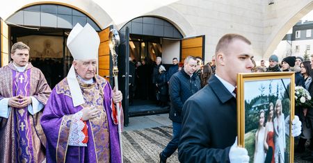 Kasia, Wiktoria i Klara zginęły w Bukowinie Tatrzańskiej. Na ich pogrzeb przyszły tłumy. Łamiące serce słowa
