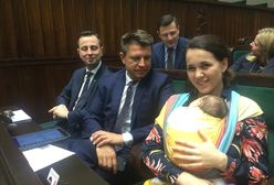 Posłanka przyszła do Sejmu z dzieckiem. Komentarze ludzi są bezlitosne