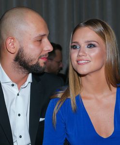 Agnieszka Kaczorowska po porodzie. Wyszła na pierwszy rodzinny spacer