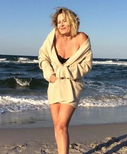Zachwycająca Szapołowska kusi na plaży