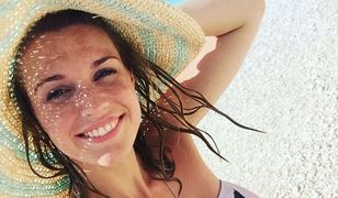 Wakacyjna sesja "BrzydUli" robi wrażenie. Julia Kamińska to prawdziwy wulkan kobiecości!