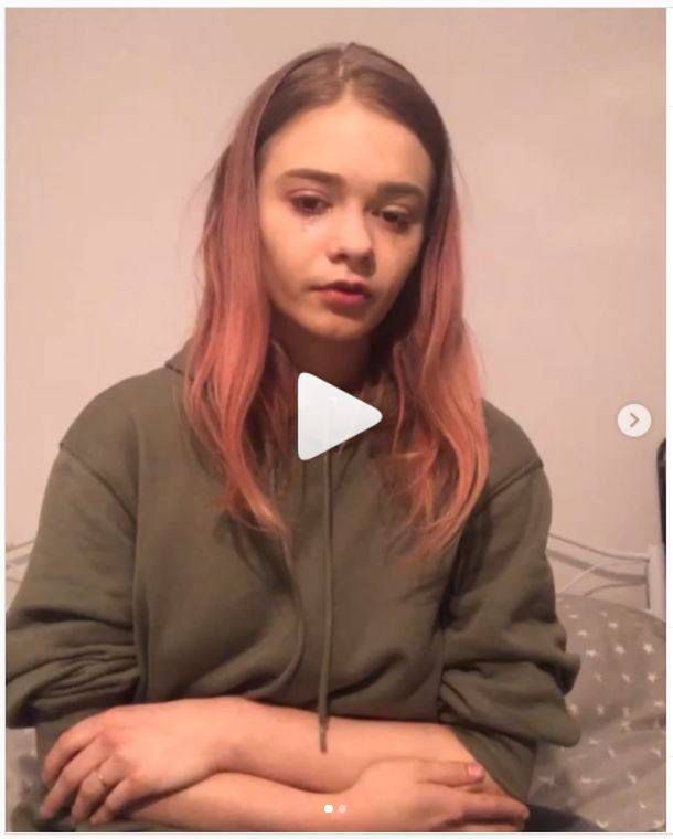 Julia Wróblewska we łzach