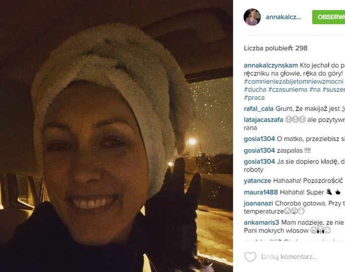 Anna Kalczyńska z mokrą głową jedzie do pracy
