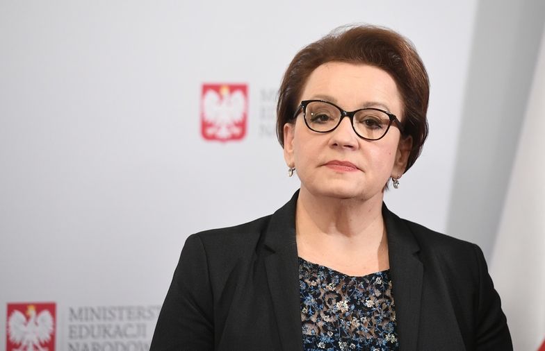 Minister Zalewska spotyka się w czwartek z nauczycielami