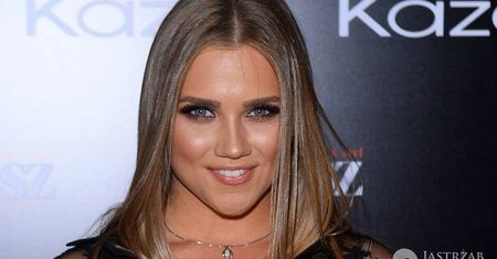 Agnieszka Kaczorowska w pięknej stylizacji na imprezie Kazara  w ramach Flesz Fashion Night 2016. Zastanawia jednak coś innego. Gwiazda znów przytyła?
