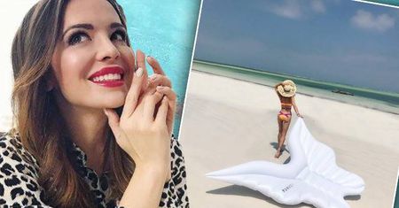 Namiętna Ania Wendzikowska w bikini soczyście całuje się ze swoim gorącym przystojniakiem w tropikach. Aż podskoczyła z radości!