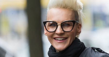 Agnieszka Chylińska przed studiem "DDTVN". Pierwszy raz w okularach