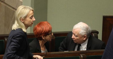 "Piątka Kaczyńskiego" wciąż czeka. Na razie na wymianę ministra finansów