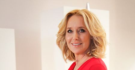 Agata Młynarska w eleganckiej czerwieni